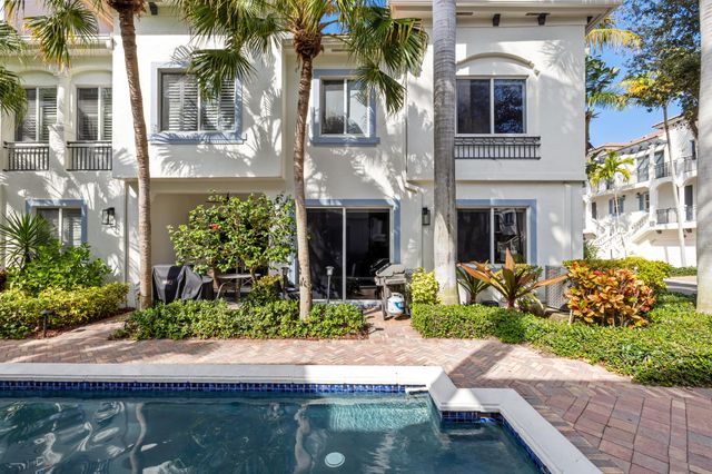 3041 Waterside Circle, Boynton Beach, FL 33435