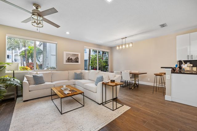 3041 Waterside Circle, Boynton Beach, FL 33435