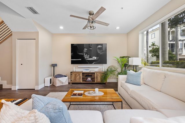 3041 Waterside Circle, Boynton Beach, FL 33435