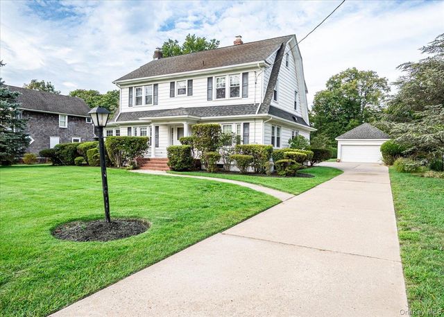 132 Washington Avenue, Patchogue, NY 11772