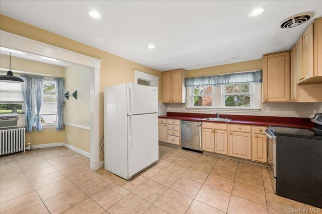 132 Washington Avenue, Patchogue, NY 11772