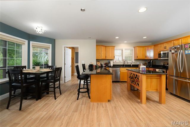 24155 Red Oak Road, Waynesville, MO 65583