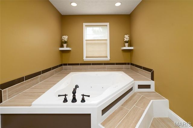 24155 Red Oak Road, Waynesville, MO 65583