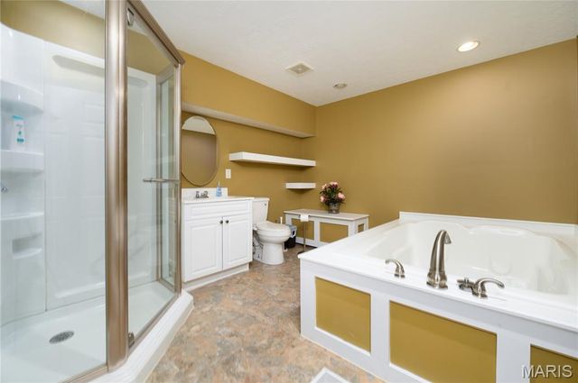 24155 Red Oak Road, Waynesville, MO 65583