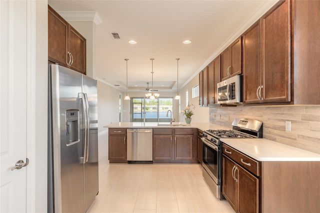 1099 LINCOLNSHIRE DRIVE, Deland, FL 32724