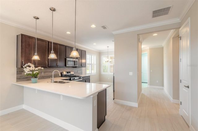 1099 LINCOLNSHIRE DRIVE, Deland, FL 32724