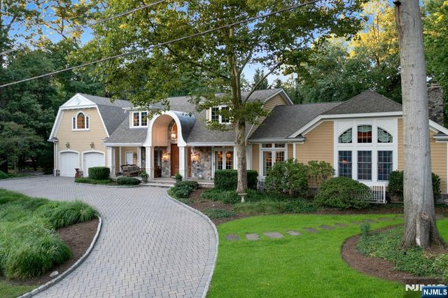 88 Bayberry Drive, Mahwah, NJ 07430