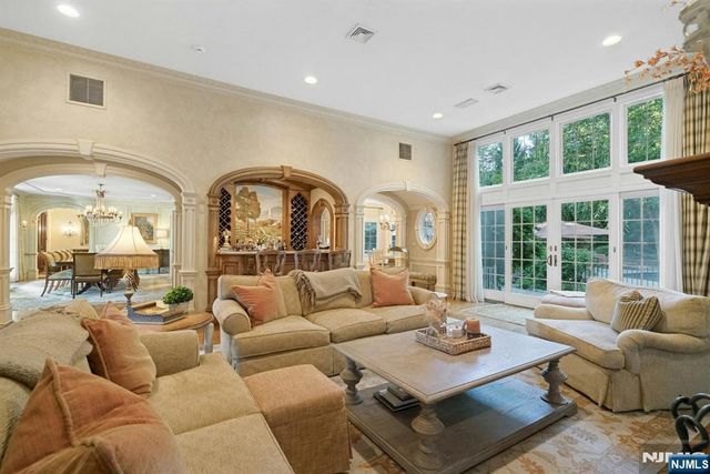 88 Bayberry Drive, Mahwah, NJ 07430