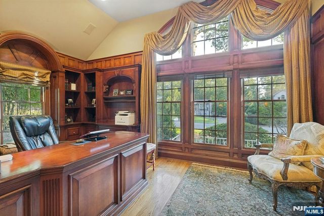 88 Bayberry Drive, Mahwah, NJ 07430