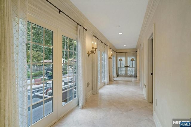 88 Bayberry Drive, Mahwah, NJ 07430