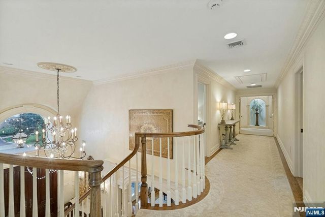 88 Bayberry Drive, Mahwah, NJ 07430