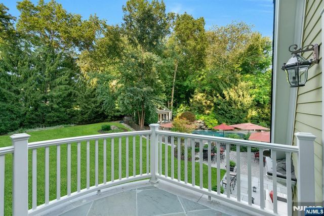 88 Bayberry Drive, Mahwah, NJ 07430
