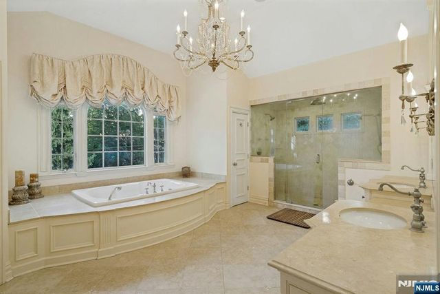 88 Bayberry Drive, Mahwah, NJ 07430
