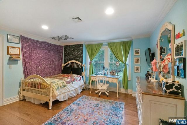 88 Bayberry Drive, Mahwah, NJ 07430