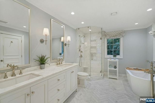 88 Bayberry Drive, Mahwah, NJ 07430