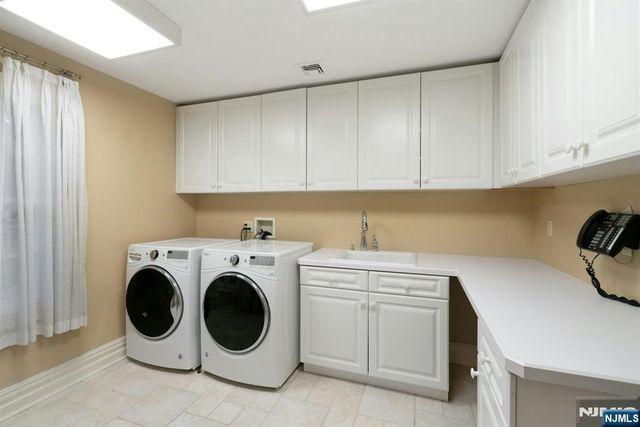88 Bayberry Drive, Mahwah, NJ 07430