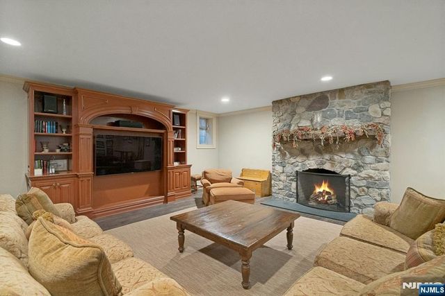 88 Bayberry Drive, Mahwah, NJ 07430