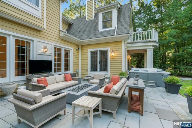 88 Bayberry Drive, Mahwah, NJ 07430