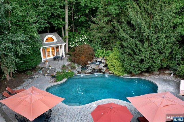 88 Bayberry Drive, Mahwah, NJ 07430