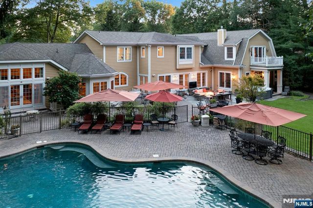 88 Bayberry Drive, Mahwah, NJ 07430