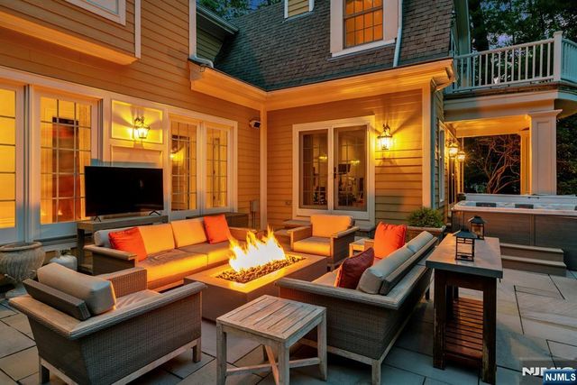 88 Bayberry Drive, Mahwah, NJ 07430