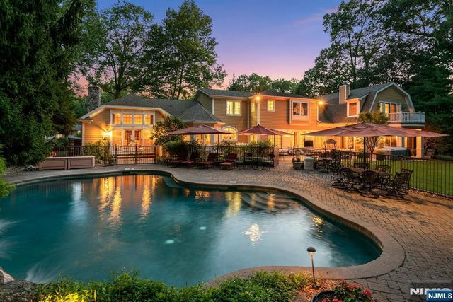 88 Bayberry Drive, Mahwah, NJ 07430