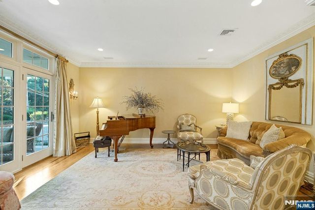 88 Bayberry Drive, Mahwah, NJ 07430