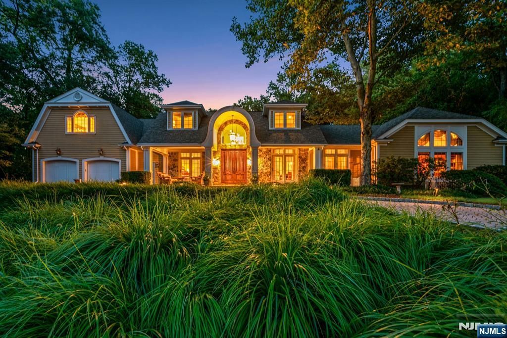 88 Bayberry Drive, Mahwah, NJ 07430