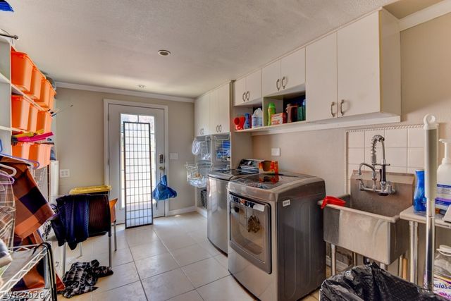 1818 Waldman Avenue, Las Vegas, NV 89102