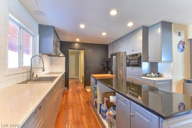 1818 Waldman Avenue, Las Vegas, NV 89102