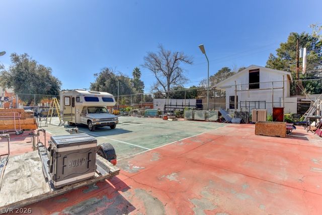 1818 Waldman Avenue, Las Vegas, NV 89102