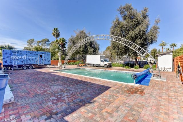 1818 Waldman Avenue, Las Vegas, NV 89102