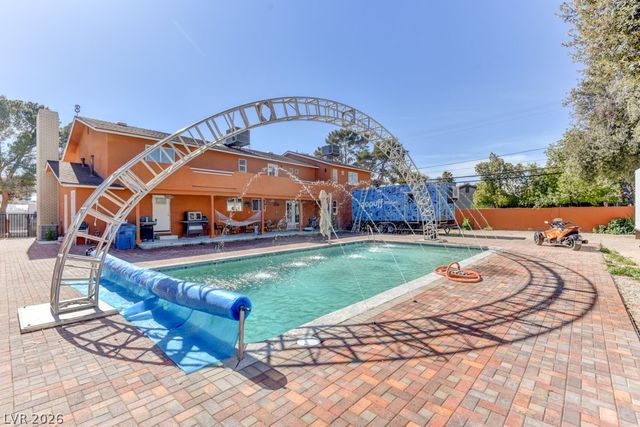 1818 Waldman Avenue, Las Vegas, NV 89102