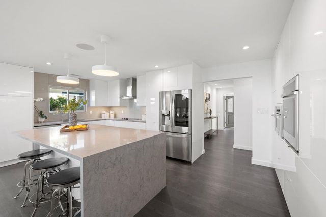 953 Lupin Way, San Carlos, CA 94070