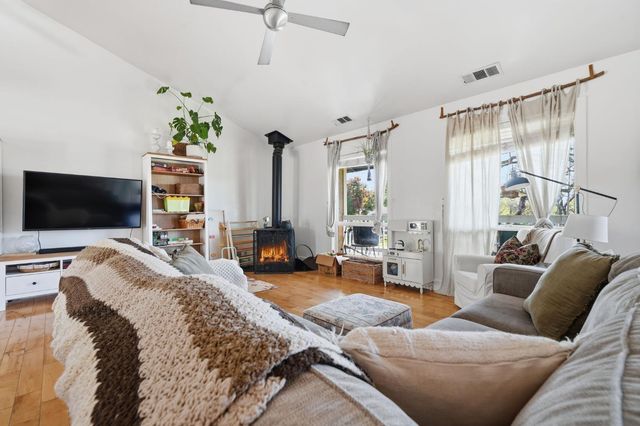 4039 Bartelink Dr, Valley Springs, CA 95252