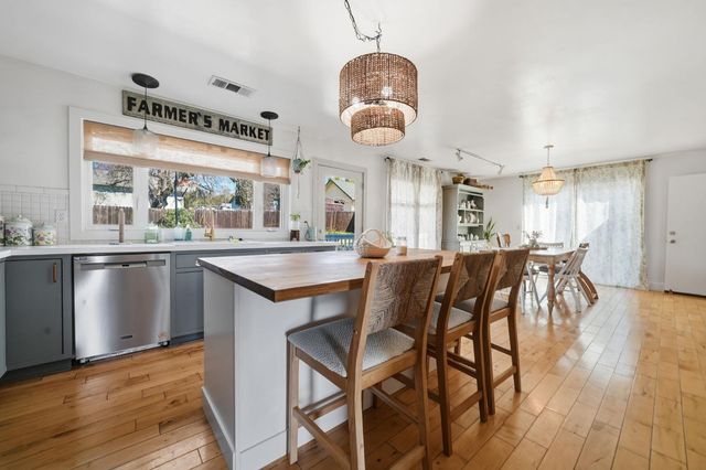 4039 Bartelink Dr, Valley Springs, CA 95252