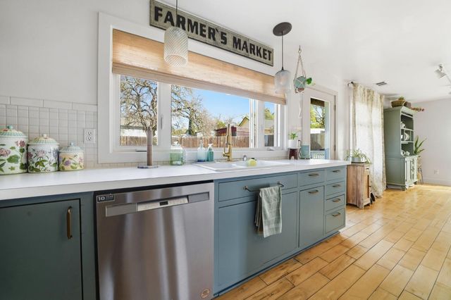 4039 Bartelink Dr, Valley Springs, CA 95252