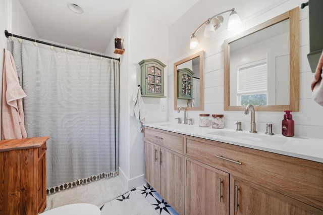 4039 Bartelink Dr, Valley Springs, CA 95252