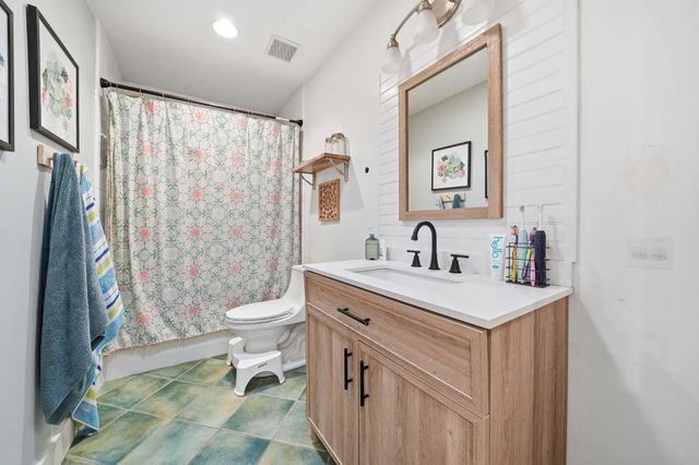 4039 Bartelink Dr, Valley Springs, CA 95252