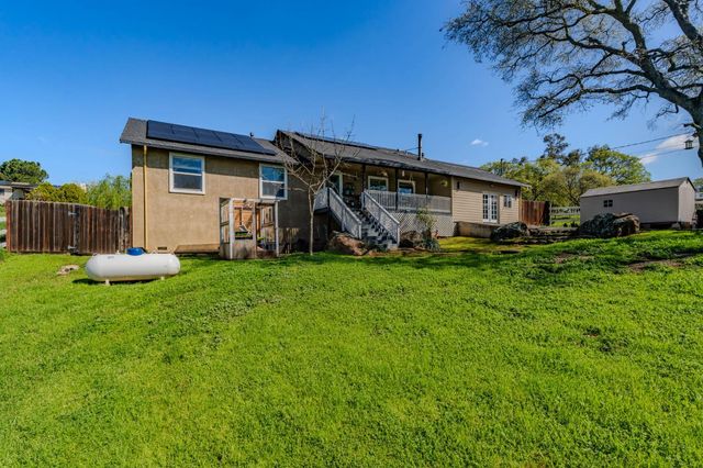 4039 Bartelink Dr, Valley Springs, CA 95252