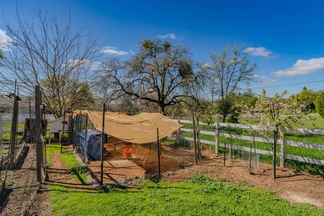 4039 Bartelink Dr, Valley Springs, CA 95252