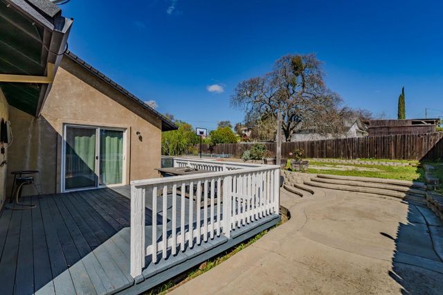 4039 Bartelink Dr, Valley Springs, CA 95252