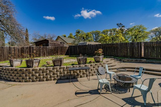 4039 Bartelink Dr, Valley Springs, CA 95252