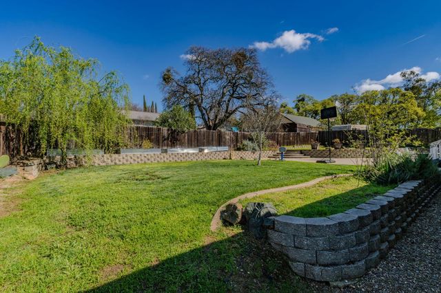4039 Bartelink Dr, Valley Springs, CA 95252
