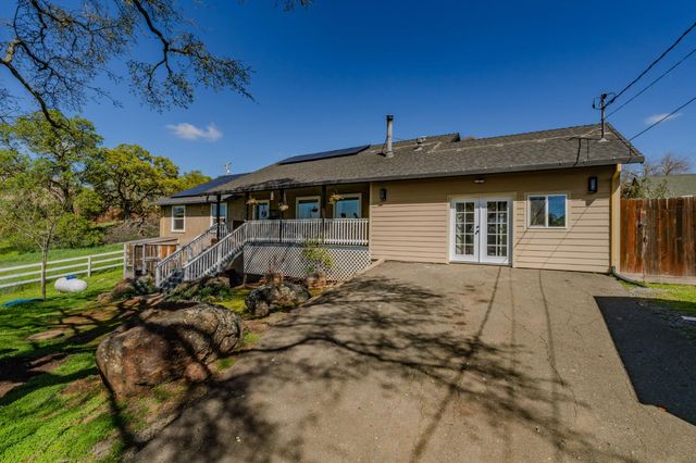 4039 Bartelink Dr, Valley Springs, CA 95252