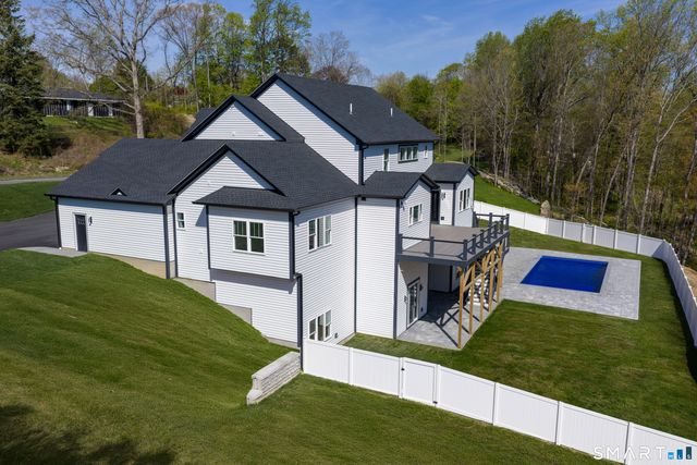 25 Hunting Ridge Road, Brookfield, CT 06804
