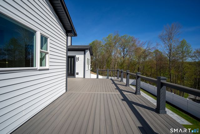 25 Hunting Ridge Road, Brookfield, CT 06804