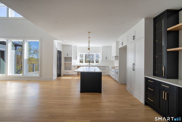 25 Hunting Ridge Road, Brookfield, CT 06804