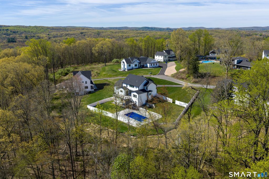 25 Hunting Ridge Road, Brookfield, CT 06804