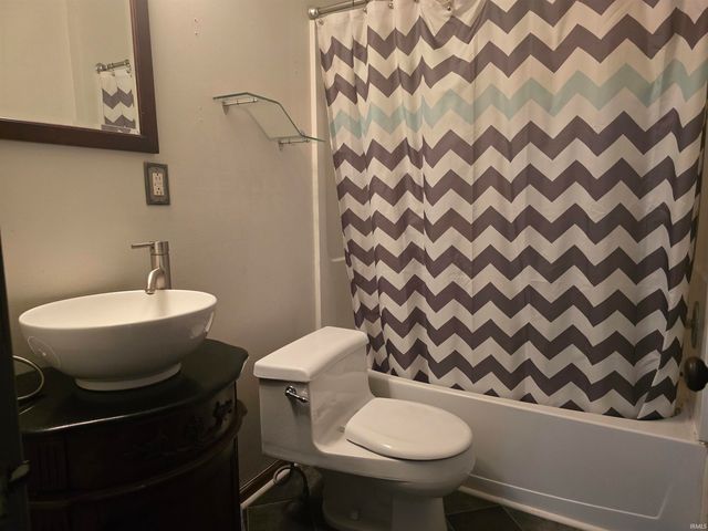 311 W WOODLAND Avenue, Kokomo, IN 46902